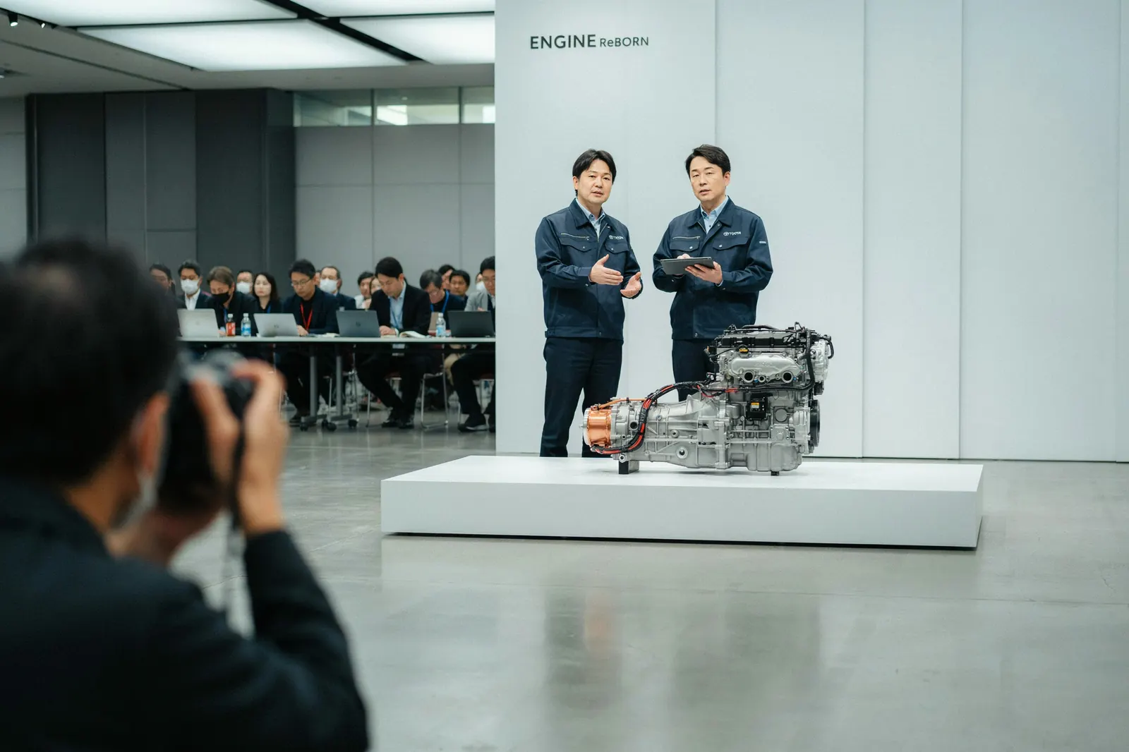 Image de Toyota et le « moteur ultime » : une innovation hybride, pas la fin des voitures électriques